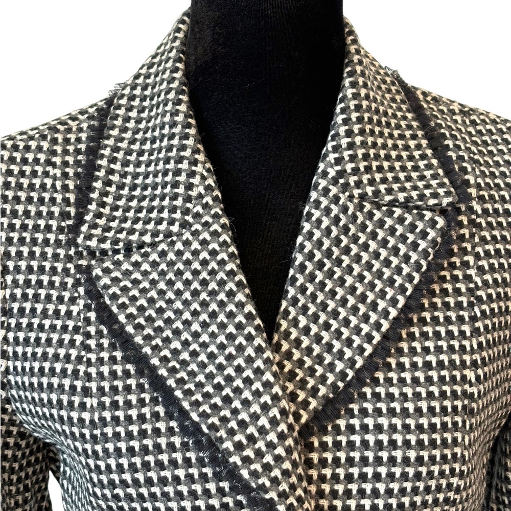 Tahari Black & White Jacket Size 6 - Picture 3 of 9
